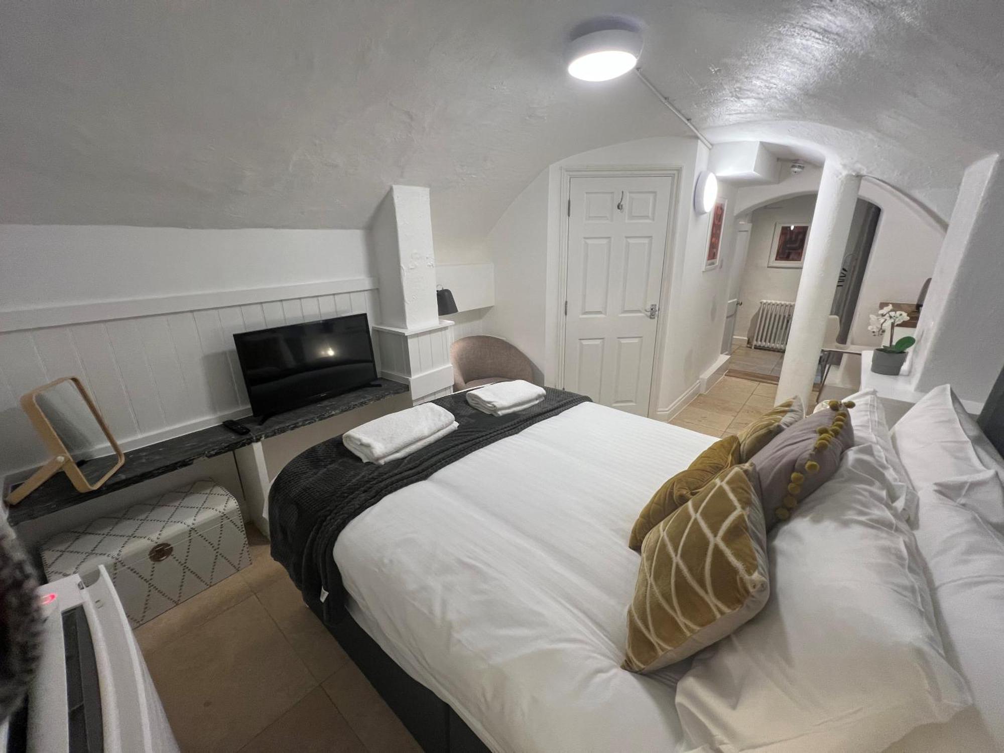 4 Berkeley Square I Your Apartment Bristol Bilik gambar